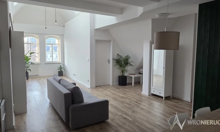 Mieszkanie przy Wrocławskim rynku | 3 pokoje | 64m | Zdjęcie główne