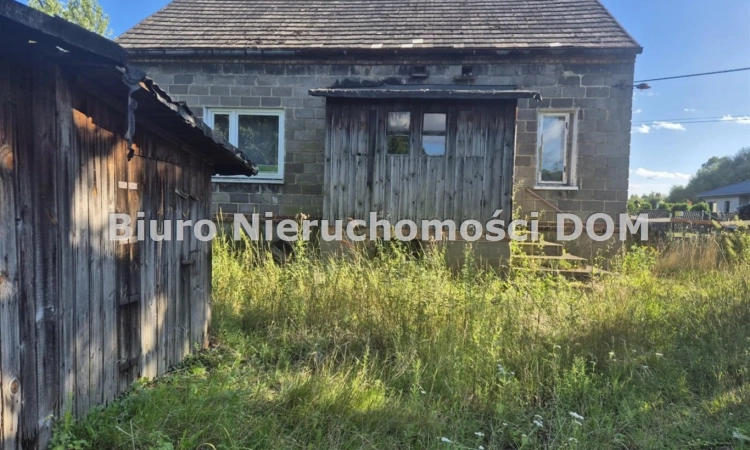 Dom do remontu w dzielnicy Dźbów | Zdjęcie główne