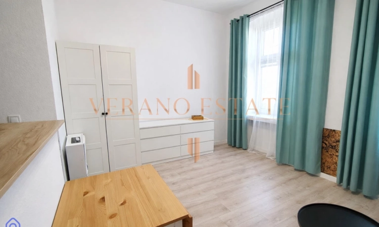 Okazja !!! kawalerka w kamienicy - blisko UM | Zdjęcie główne