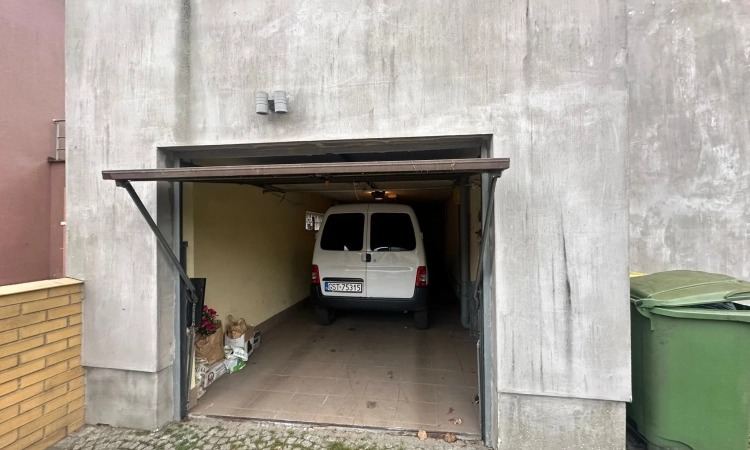 Syndyk sprzeda 3/8 udziału w nieruchomości zabudowanej | Zdjęcie główne