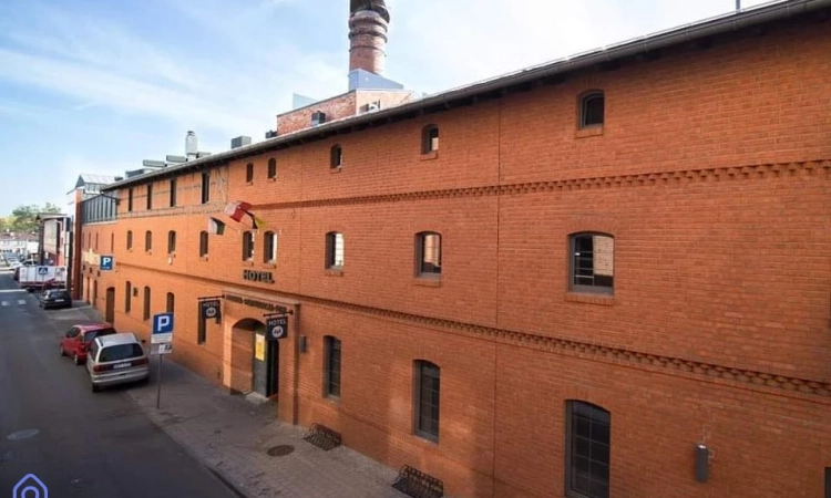 Syndyk wydzierżawi hotel z częścią handlowo-usługową | Zdjęcie główne