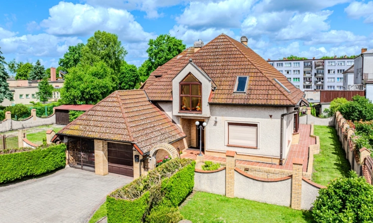 Białogard duży dom plus działka handlowo-usługowa. | Zdjęcie główne