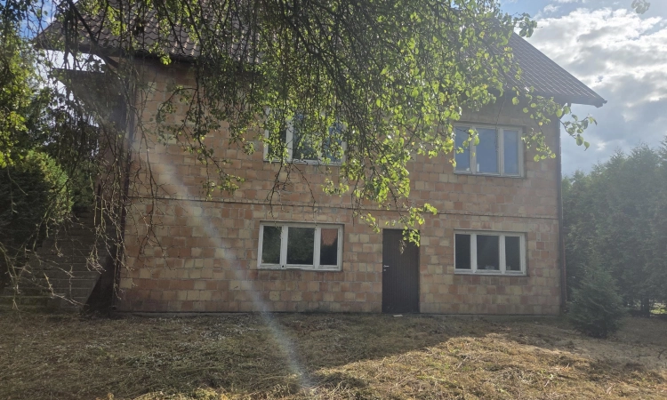 Duży dla 2 rodzin, do rozbudowy lub wykończenia. | Zdjęcie główne