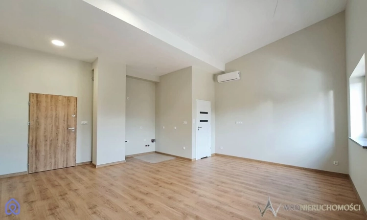 Lokal 38 m² po remoncie | klimatyzacja | parking | Zdjęcie główne