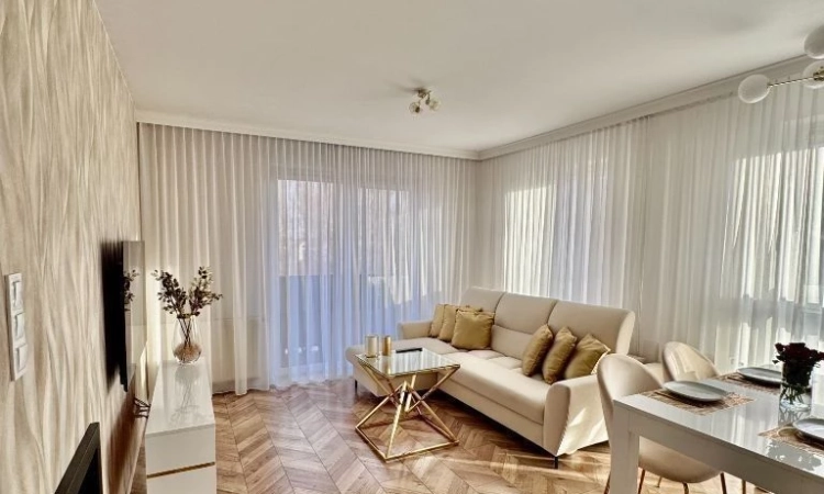 3pok, 49met, Okolice Krótkiej BALKON/2021 (Dobrzykowice) | Zdjęcie główne