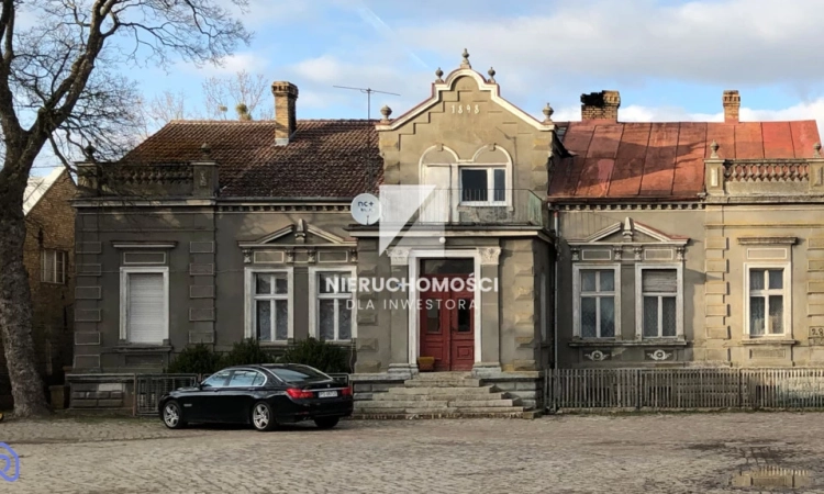 Połowa przedwojennego dworku do remontu, 250 mkw | Zdjęcie główne