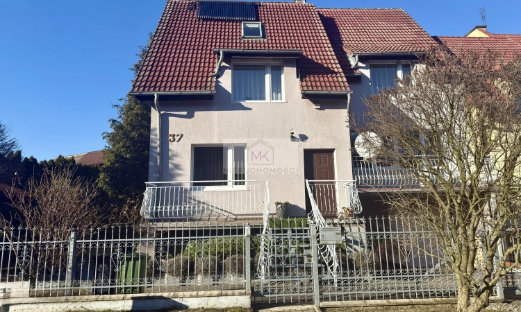 Skrajny szereg, dom, uzytkowa 127m2, cał 212m2, działka 466m2, 5 pokoi Brzeg | Zdjęcie główne