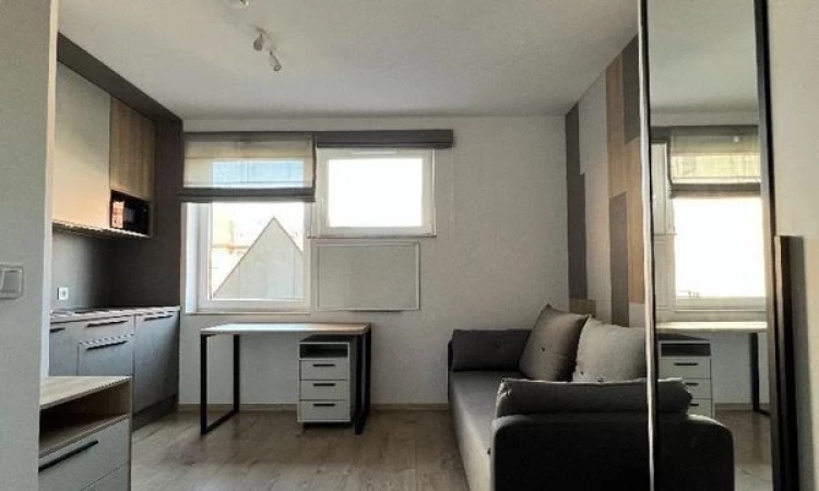 1pok, 16met, okolice Joanitów WINDA/2019 (Wrocław) | Zdjęcie główne