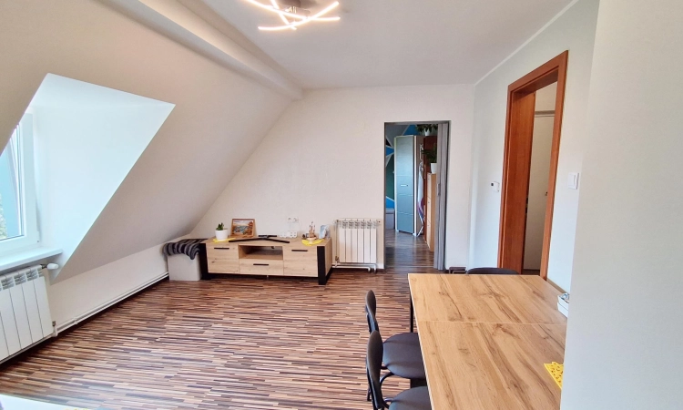 Przytulne, 4-pokojowe mieszkanie w doskonałej lokalizacji | Zdjęcie główne