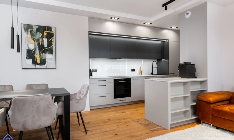 Wygodne 5 pokojowe wysoki standard Włochy/Raków | Zdjęcie główne