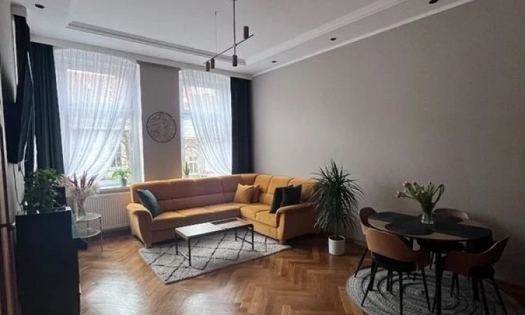 2pok, 42met, Okolice Chłapowskiego PO REMONCIE/PARKING (Legnica) | Zdjęcie główne