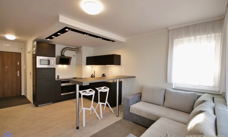 Wyposażona kawalerka z balkonem | Jagodno | Zdjęcie główne