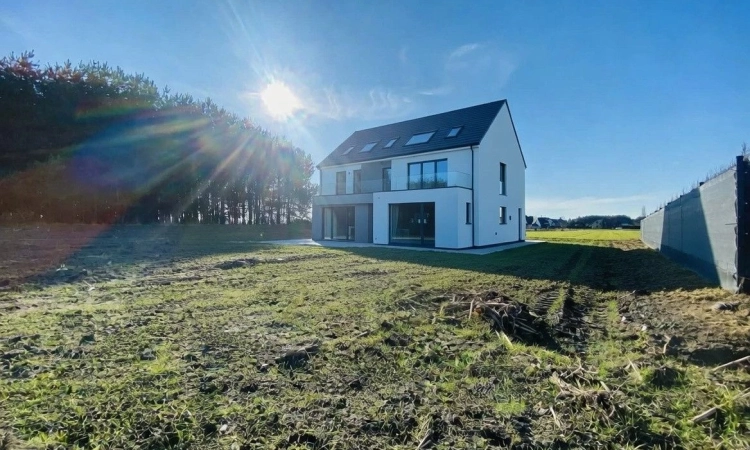 | Pod lasem | 15min od Katowic | 2min od DK 81 | | Zdjęcie główne