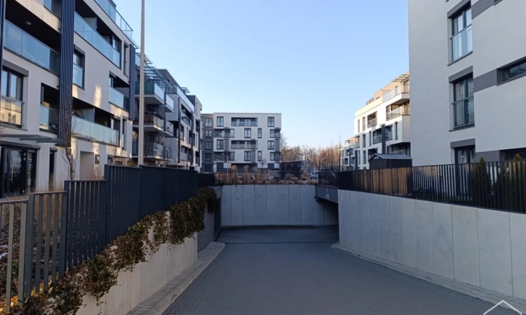 Apartament z garażem podziemnym na os.Karolinki | Zdjęcie główne