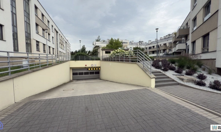 5 Miejsc Postojowych (70m2) ul. Iwaszkiewicza (Wrocław) | Zdjęcie główne