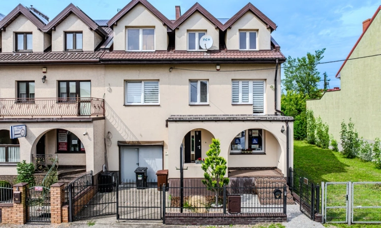 Dom i lokale usługowe z dużym potencjałem. | Zdjęcie główne