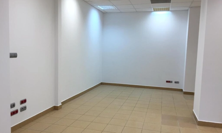 Duży lokal usługowy z witryną | 95 m² | 2 wejścia | Zdjęcie główne