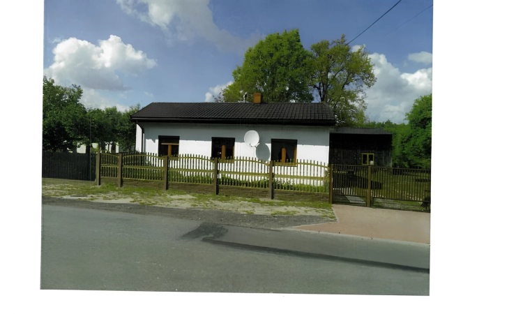 Syndyk sprzeda udział 1/2 w nieruchomości Lututów DOM | Zdjęcie główne