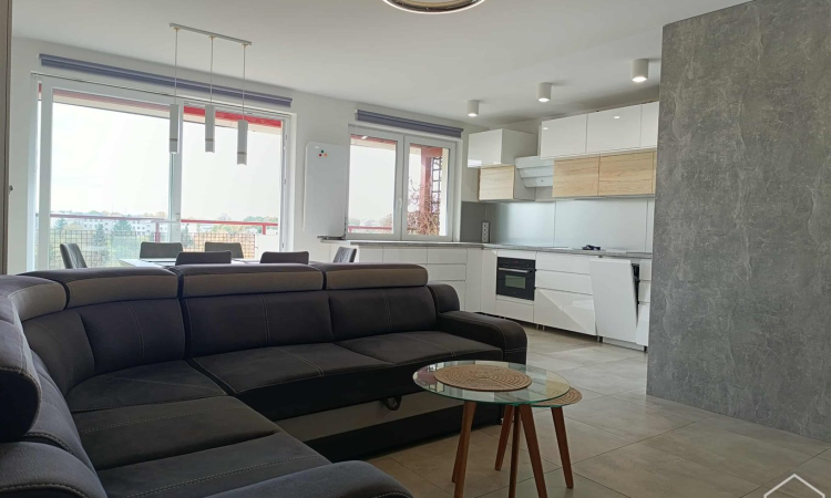 Dwupoziomowe mieszkanie w pobliżu radiostacji | Zdjęcie główne