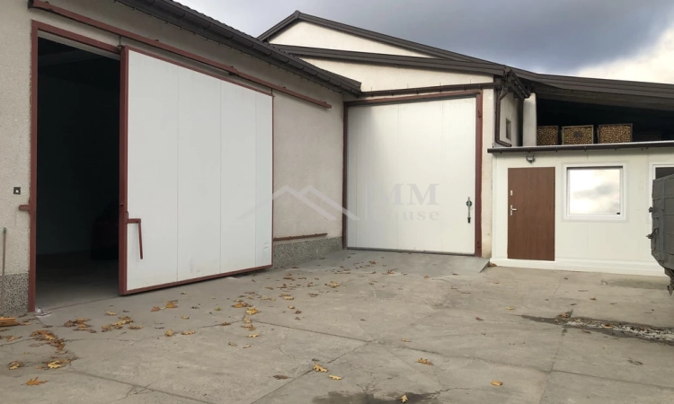 Obiekt magazynowo biurowy przy ul. Poznańskiej | Zdjęcie główne