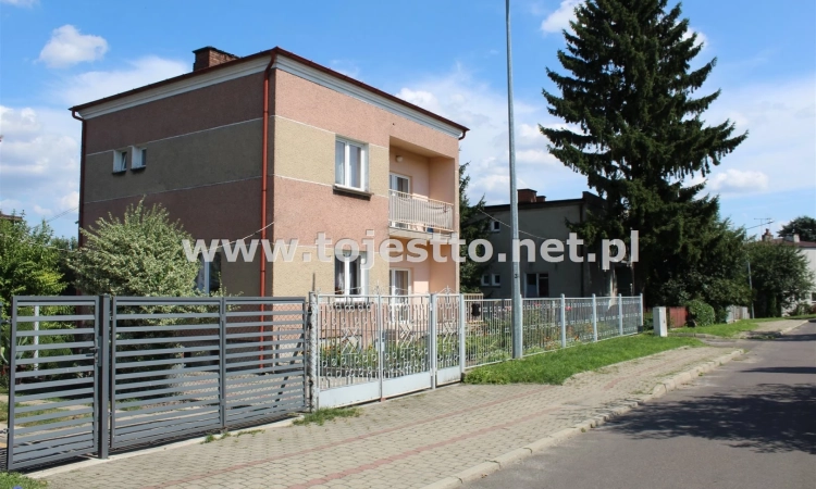 Hrubieszów, DOM + dwa garaże, działka 619m2 | Zdjęcie główne