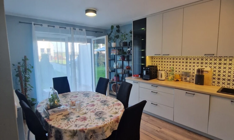 3 pokoje 63m z ogródkiem, msc. postojowe Wieliczka | Zdjęcie główne