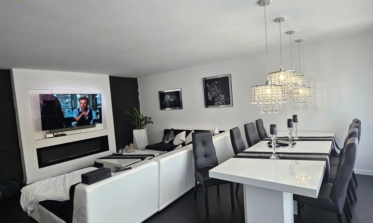 Dom, Bobrowniki | Zdjęcie główne