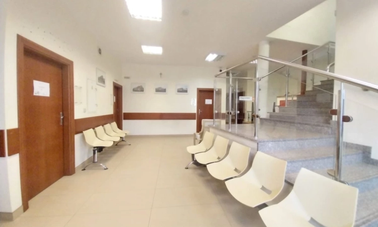 Lokal na wynajem – idealny na gabinety lekarskie i | Zdjęcie główne