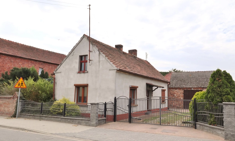 Dom wolnostojący z dużą działką. | Zdjęcie główne