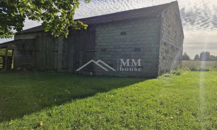 Działka budowlana z budynkiem gospodarczym | Zdjęcie główne