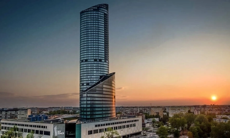 3pok, 95met, Sky Tower KOMÓRKA/GARAŻ/WINDA/2013 (Wrocław) | Zdjęcie główne