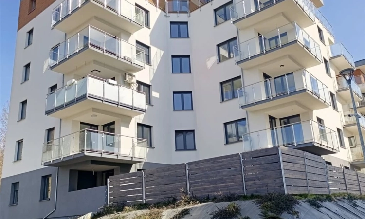 Apartament z tarasem w nowym budownictwie | Zdjęcie główne