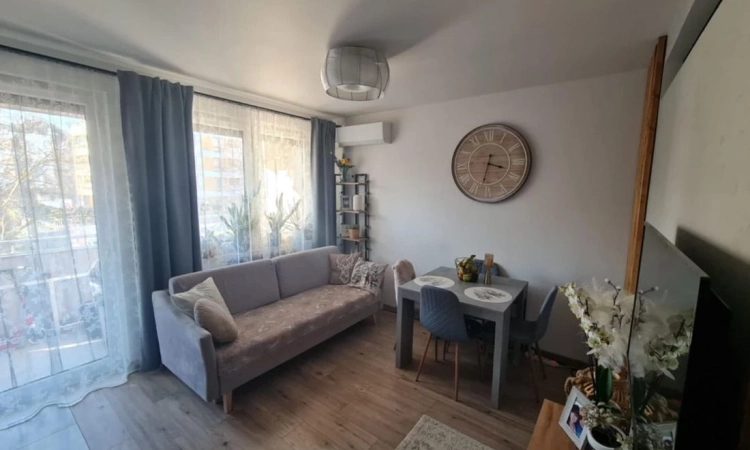 2pok, 44met, Okolice Arachidowej BALKON/WINDA/2014 (Wrocław) | Zdjęcie główne