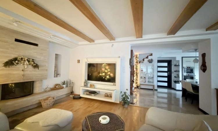 Dom przy lesie, taras, kominek, ogród. | Zdjęcie główne