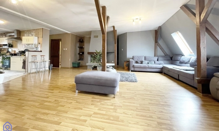 Duże mieszkanie w Kamienicy z loggią | Zdjęcie główne