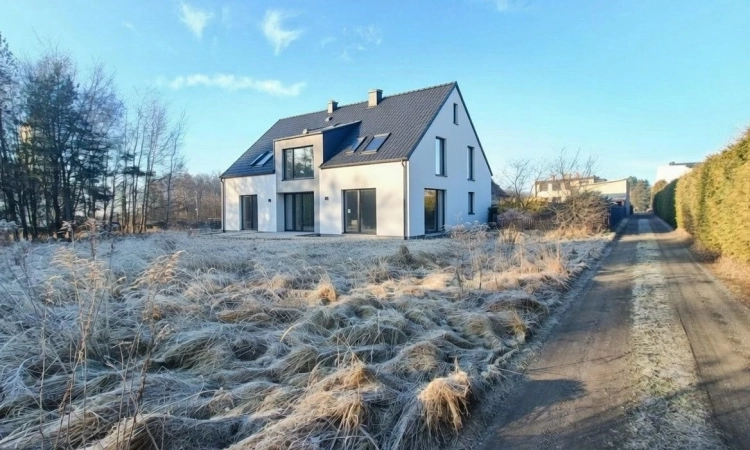 Idealny kształt i powierzchnia | 100 metrów od las | Zdjęcie główne