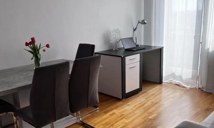 2pok, 45met, Okolice Partynickiej BALKON/WINDA/2006 (Wrocław) | Zdjęcie główne