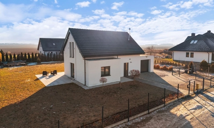 Dom wolnostojący | 4 pokoje | Działka 1010 m2 | Zdjęcie główne