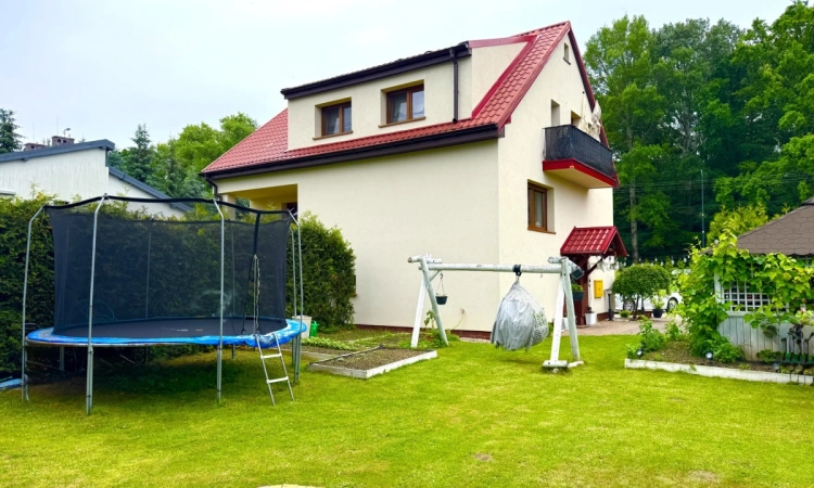 Dom z dwoma mieszkaniami, ogród, Polkowice | Zdjęcie główne