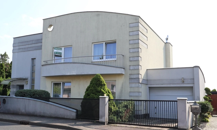 Dom wolnostojący z dużą działką | Zdjęcie główne