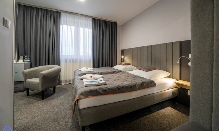 12 pok. 665.00 m2 Opole | Zdjęcie główne