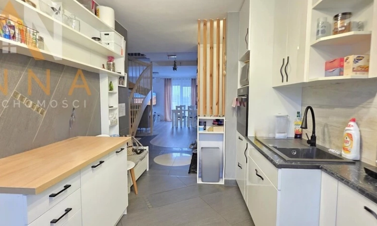 Dwupoziomowe mieszkanie dla dużej rodziny, Sady | Zdjęcie główne