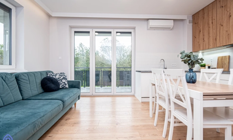 Na wynajem mieszkanie 3-pokojowe z dużym balkonem. | Zdjęcie główne