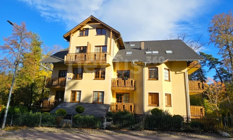 Duży dwupoziomowy apartament w centrum Karpacza | Zdjęcie główne