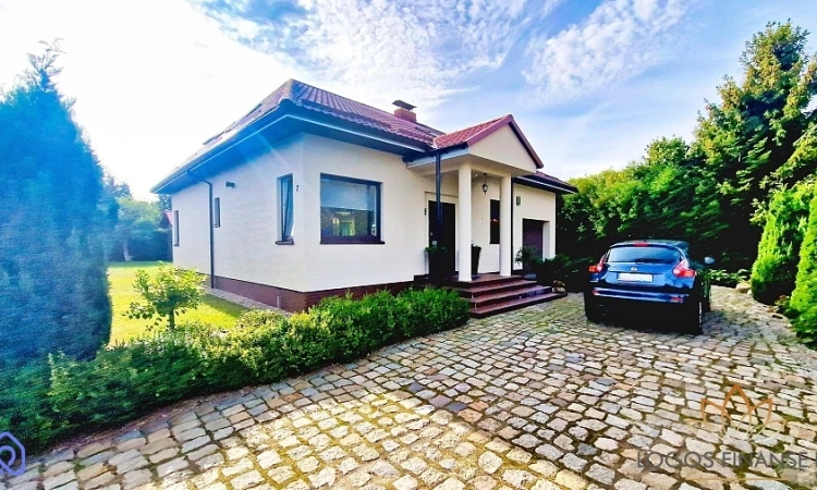 Malowniczy dom w spokojnej dzielnicy Bobolic | Zdjęcie główne