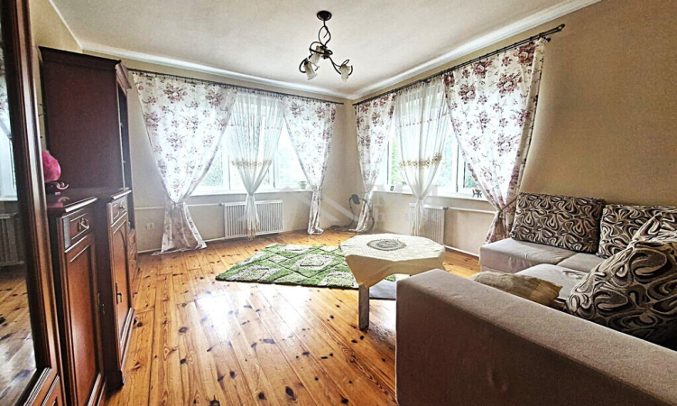 🏡 Na sprzedaż: połowa domu – całe piętro + garaż! | Zdjęcie główne