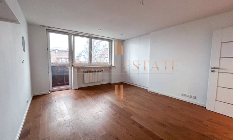 Duże | Jasne | 3 pokoje | Po generalnym remoncie | Zdjęcie główne