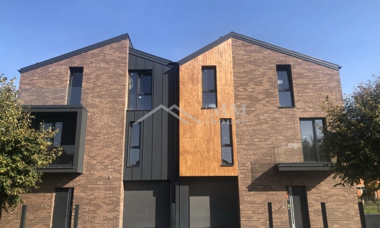 Funkcjonalny segment w kameralnej zabudowie | Zdjęcie główne