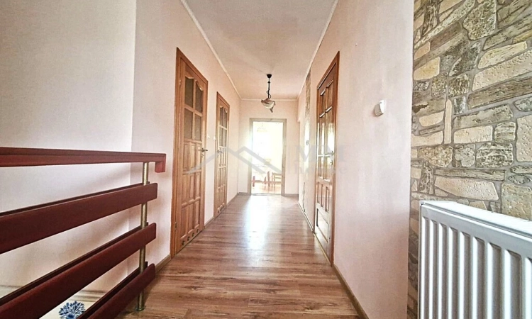 🏡 Na sprzedaż: połowa domu – całe piętro + garaż! | Zdjęcie główne