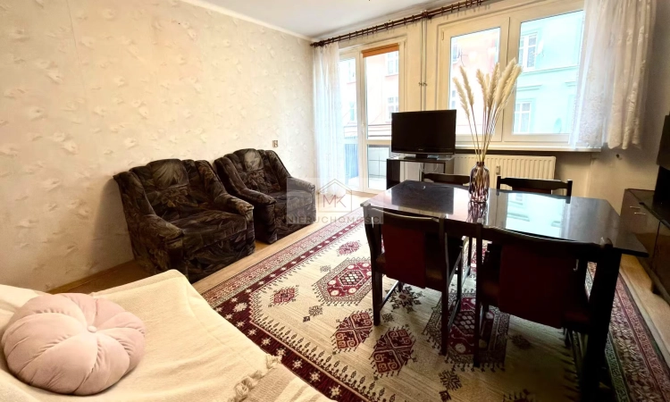 Mieszkanie 3 pokoje, balkon, blok, garaż Brzeg | Zdjęcie główne